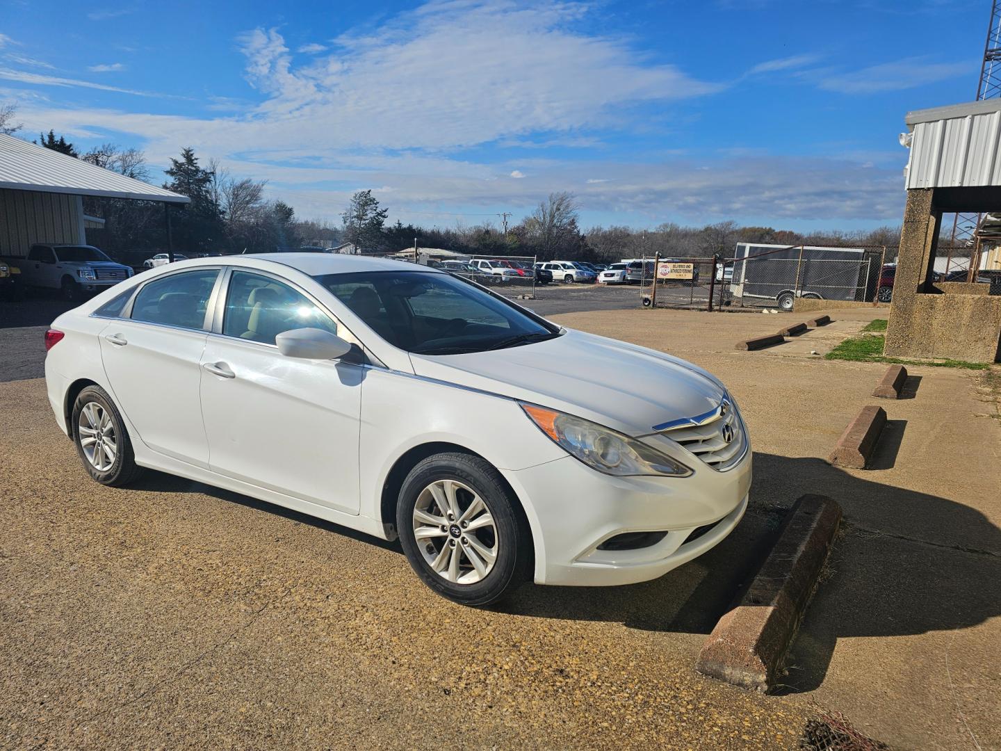 2013 WHITE Hyundai Sonata GLS (5NPEB4AC8DH) with an 2.4L L4 DOHC 16V engine, 6-Speed Automatic transmission, located at 533 S Seven Points BLVD, Seven Points, TX, 75143, (430) 255-4030, 32.313999, -96.209351 - Photo#1